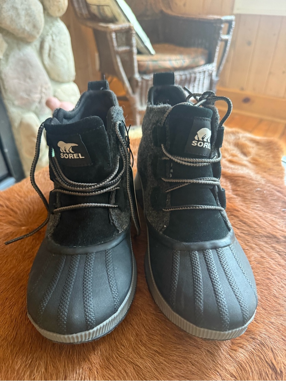 SOREL Out N About III Duck Boots – Women’s Size 8.5